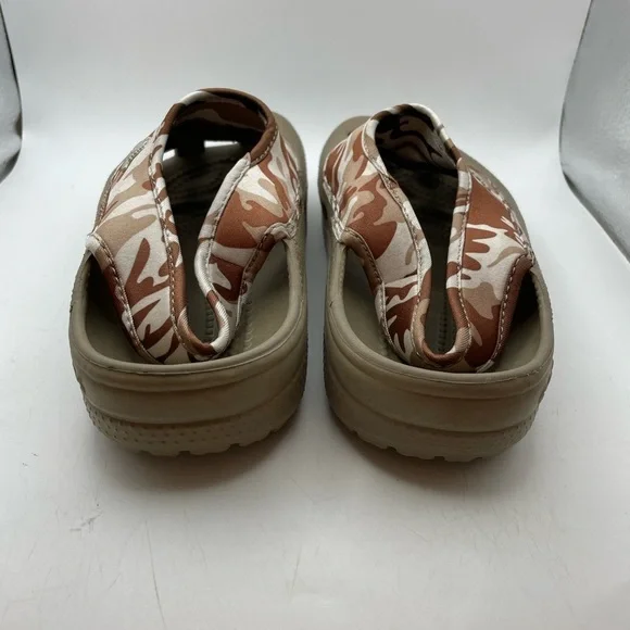 Crocs women’s tan clogs size 5 - Picture 5 of 9